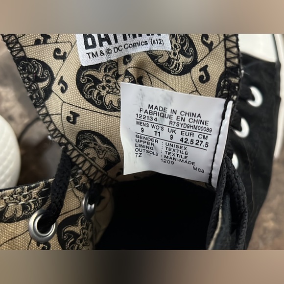 Womens size 11 Batman/Joker Converse - Picture 4 of 4